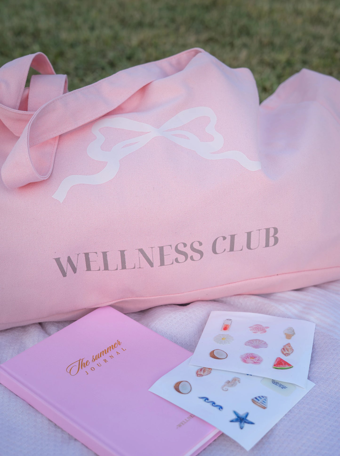 THE SUMMER KIT